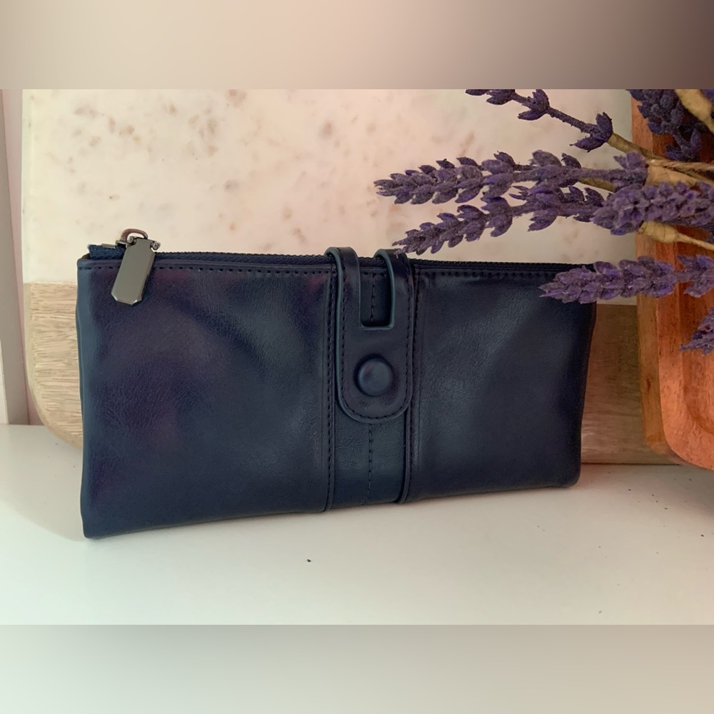 Gorgeous, navy leather wallet!